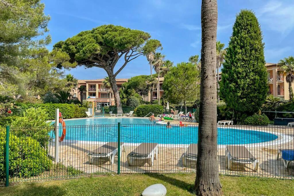 Appartement En Residence Privee, Face A La Mer Avec Acces Direct Plage Hyères Kültér fotó