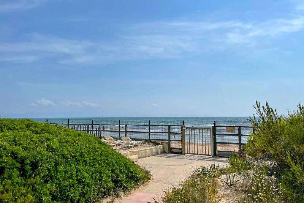 Appartement En Residence Privee, Face A La Mer Avec Acces Direct Plage Hyères Kültér fotó
