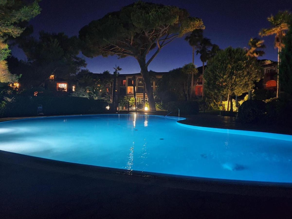 Appartement En Residence Privee, Face A La Mer Avec Acces Direct Plage Hyères Kültér fotó