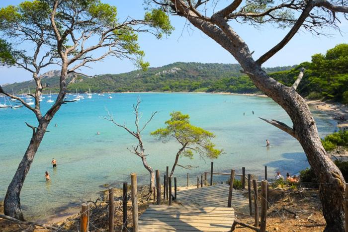Appartement En Residence Privee, Face A La Mer Avec Acces Direct Plage Hyères Kültér fotó